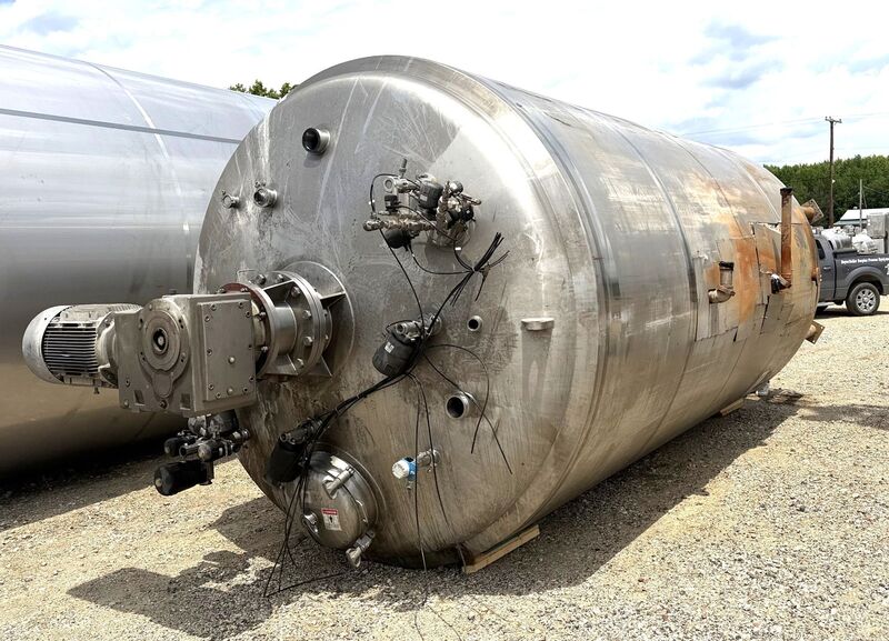 7000 gallon DCI, sanitary Stainless Steel jacketed mix tank, 15 psi/FV @ 250°F, 8' 6" diameter x 16' T/T - Image 6