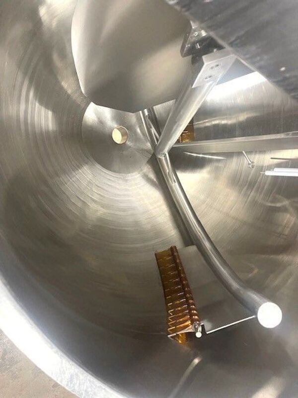 200 gallon Lee Industries #200RA, jacketed mix kettle w/ scrape agitation, 100 psi @ 338&deg;F jacket, sanitary - Image 4
