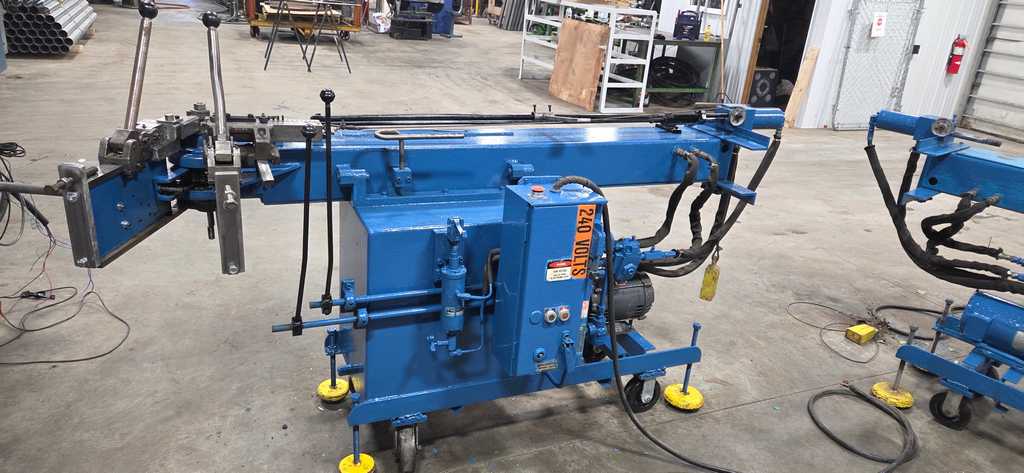 1-1/4" Pines #1400, non-ferrous tube bender, 5 HP, Allen Bradley PLC, manual clamp, bend rotation counter - Image 2