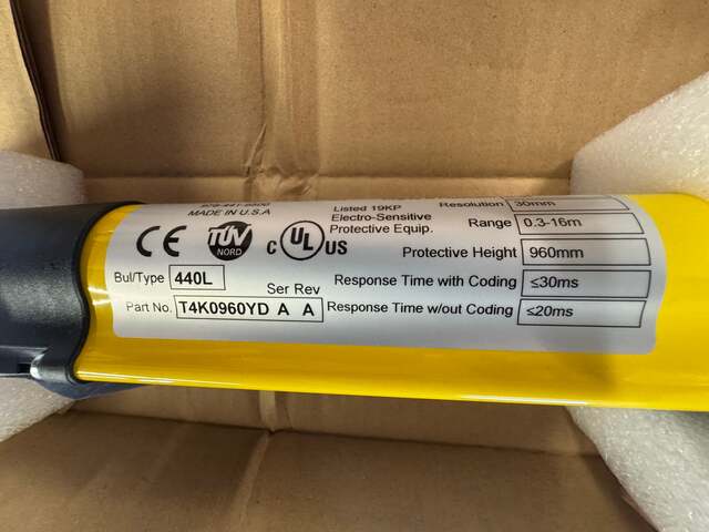 Allen-Bradley 440L-T4K0960YD Safety Light Curtain Transmitter 24V DC - Image 2