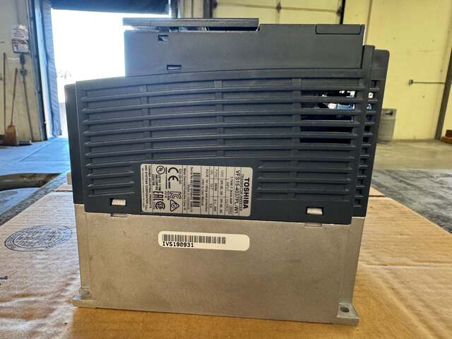 Toshiba VFS15-4037PL-W1 Variable Frequency Drive 380/500V 3-Phase Untested Surplus - Image 5