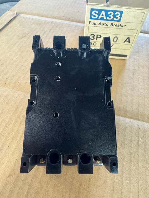 Fuji Electric SA33 Auto Circuit Breaker 600V AC Appears Unused - Image 3