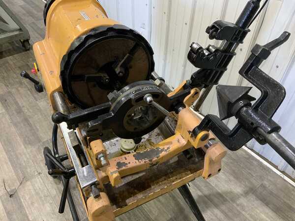 1/2" -4" Steel Dragon #6750, pipe threading, reaming attachment, cutting attachment, forward & reverse, 1995 - Image 2