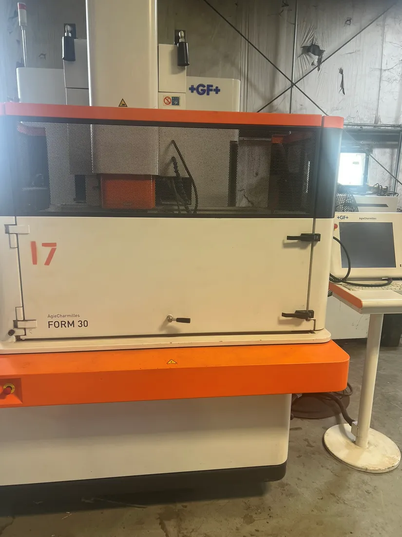 Agiecharmilles #Form-30, Ram Electrical Discharge Machine Sinker, 24" X, 16" Y, 16" Z, 23.6" x 31.5" table - Image 3