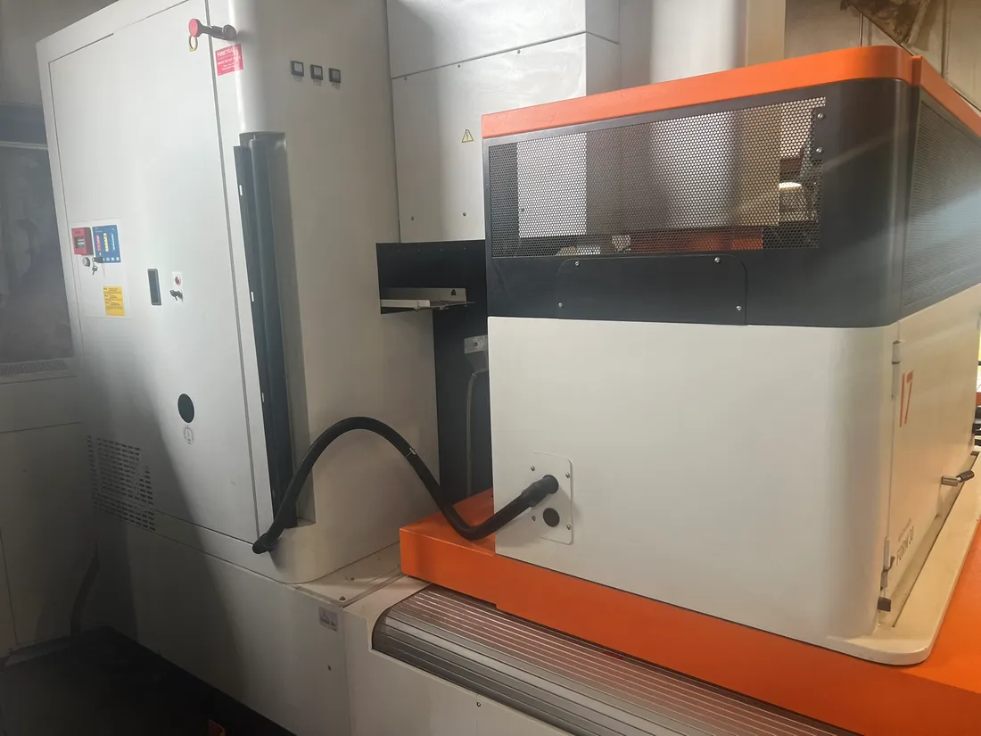 Agiecharmilles #Form-30, Ram Electrical Discharge Machine Sinker, 24" X, 16" Y, 16" Z, 23.6" x 31.5" table - Image 5