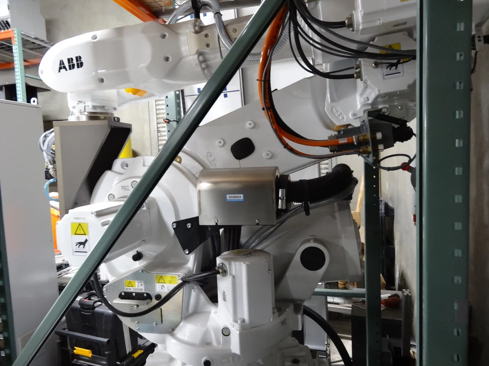 ABB, IRB 6640-185/2.55, 6-Axis Clean Room Industrial Robot, 185 Kg payload, 100-3/8" reach, IRC5 Control, 2014 - Image 3