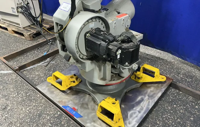 Motoman, UP165, Industrial Robot, YR-UP165-A05, ERCR-UP165-RB10 Controller, 3/50-60/480 V., 2002 - Image 2