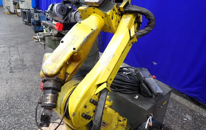 Fanuc, ARC-MATE-100i, Industrial Robot, A05B-1210-B601, A05B-2402-B001 Controller, Teach Pendant, 2000 - Image 7