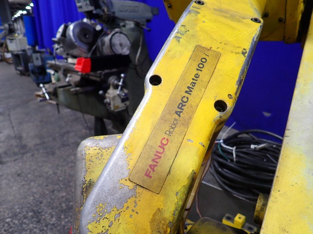 Fanuc #ARC-MATE-100i, Industrial Robot, A05B-1210-B601, A05B-2402-B001 Controller, Teach Pendant, 2000 - Image 9