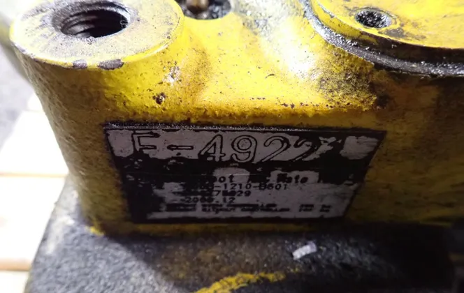 Fanuc, ARC-MATE-100i, Industrial Robot, A05B-1210-B601, A05B-2402-B001 Controller, Teach Pendant, 2000 - Image 9