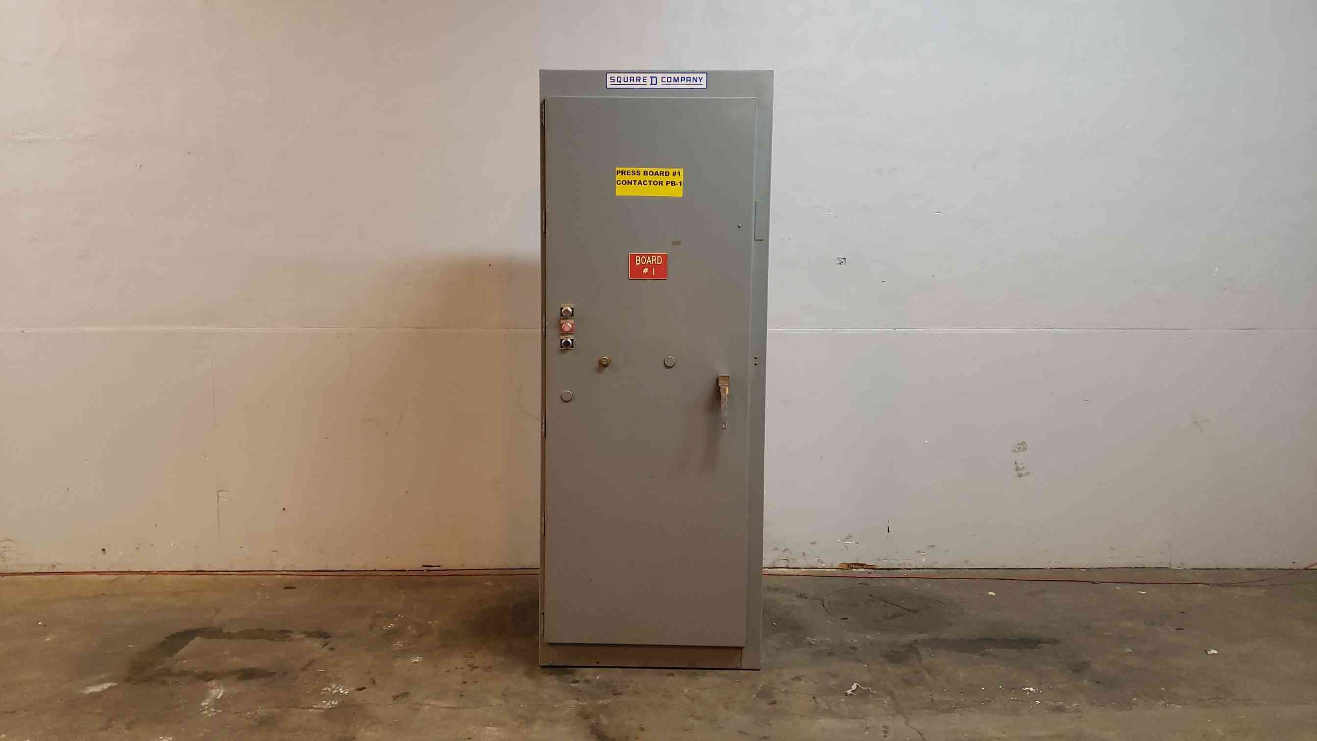 Square D Type SJ, Electrical Enclosure, NEMA Size 7, 35" L x 23" W x 91" H (2 available) - Image 4
