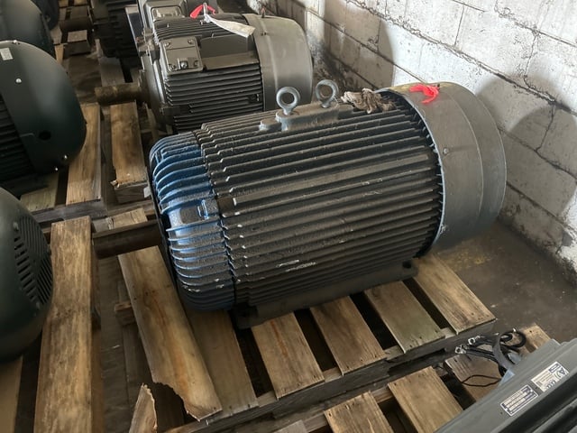 200 HP 1200 RPM Reliance, Frame 449T, TEFC, 460 Volts, reman. - Image 5