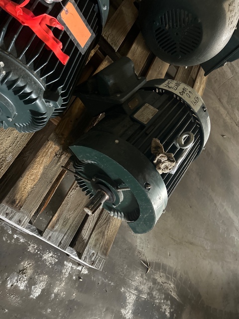 60 HP 3600 RPM Toshiba, Frame 364TS, TEFC, 460 Volts (3 Available), new - Image 5