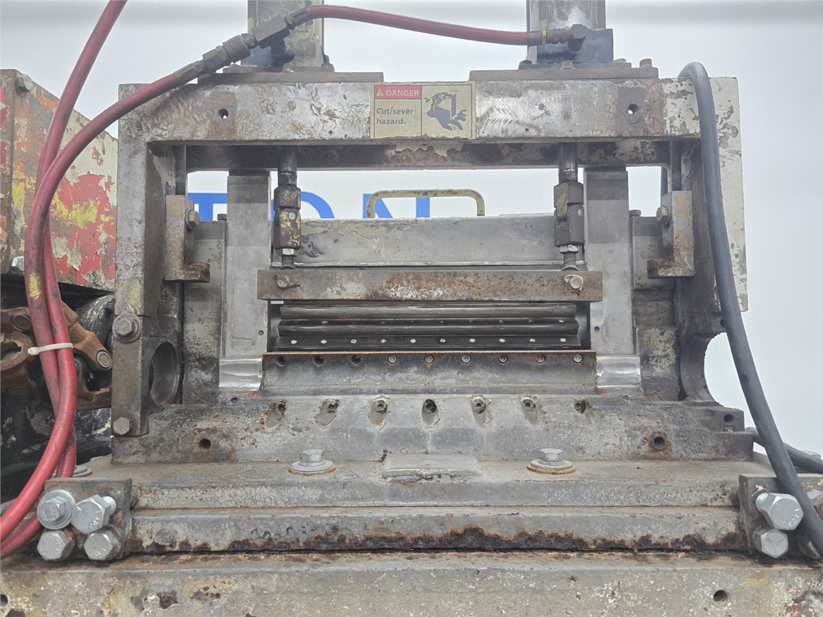 17" Cumberland #17, pelletizer, 24-knife bolt-on rotor, Yaskawa V1000 drive, 460 V., 3-Ph. - Image 4