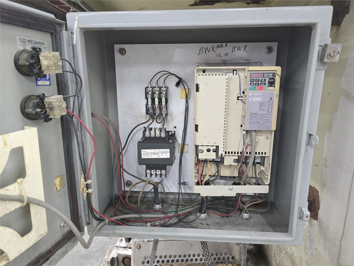 17" Cumberland #17, pelletizer, 24-knife bolt-on rotor, Yaskawa V1000 drive, 460 V., 3-Ph. - Image 9