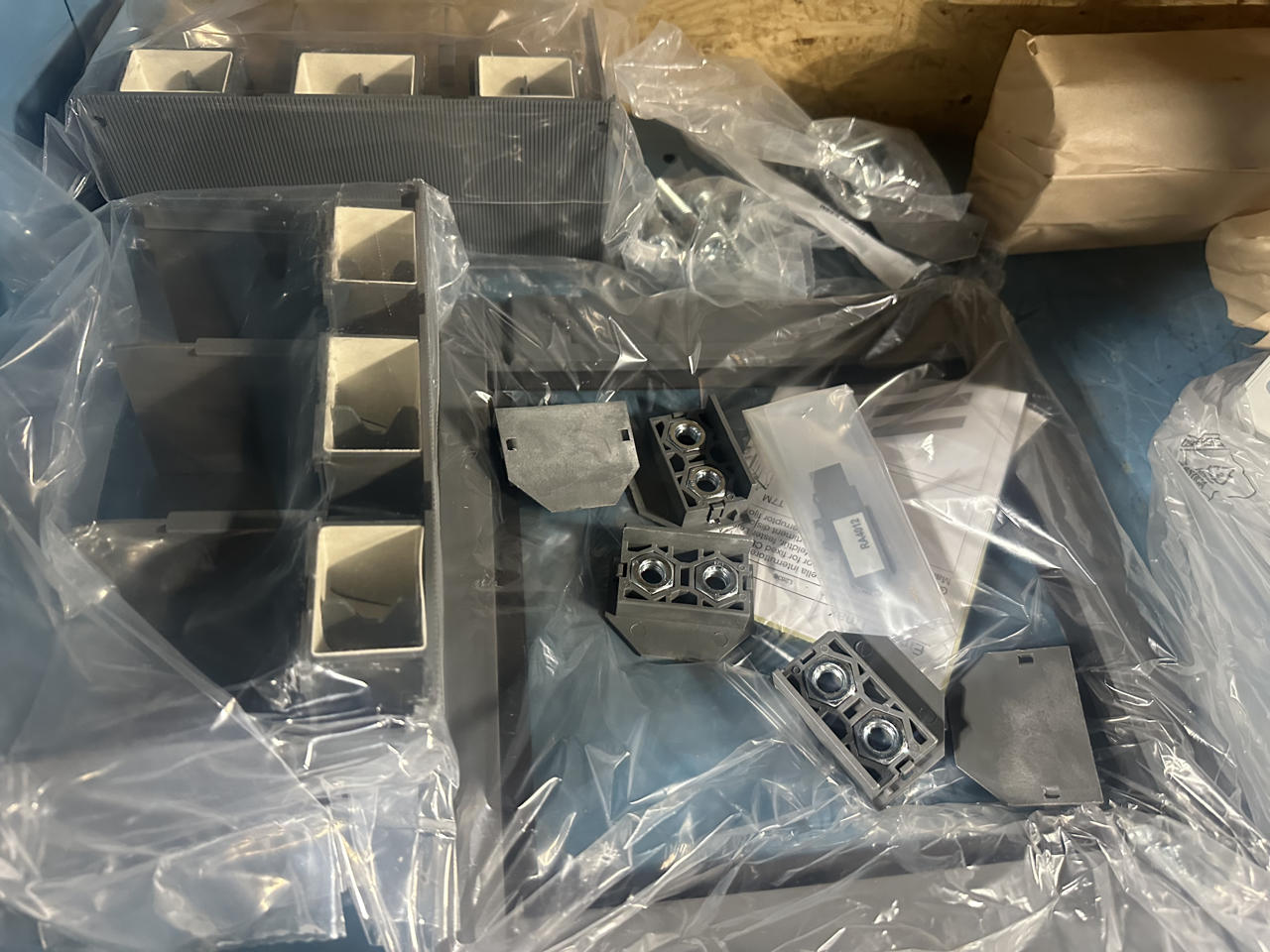 1200 Amps, ABB, Molded Case Circuit Breaker w/ Lug Kit, 600 Volts, 3-pole, 2024 - Image 2