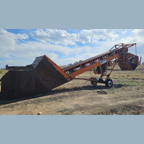Kolberg, Portable Screening Plant, 48" width x 120" L inclined vibrating screen, 300 FPM conveyor - Image 1