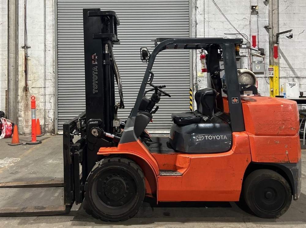 15000 lb. Toyota #7FGCU70, propane forklift, 132" lift, 60" forks, 2007 - Image 1