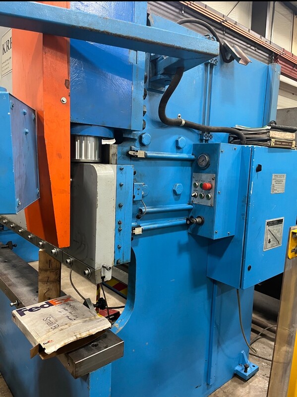 220 Ton, Krras #Bend-200-37, hydraulic press brake, 12' overall, 126" between housing, 6.3" stroke, 17.8" - Image 4