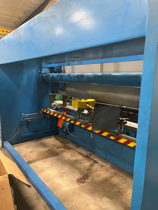 220 Ton, Krras #Bend-200-37, hydraulic press brake, 12' overall, 126" between housing, 6.3" stroke, 17.8" - Image 7