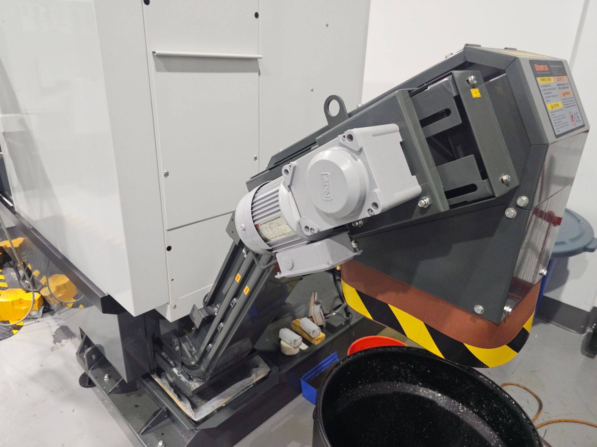 Haas #DS-30Y, CNC lathe, 31.7" swing, 8" chuck, 2" bar, live tooling, low hours, like new, 2024 - Image 9