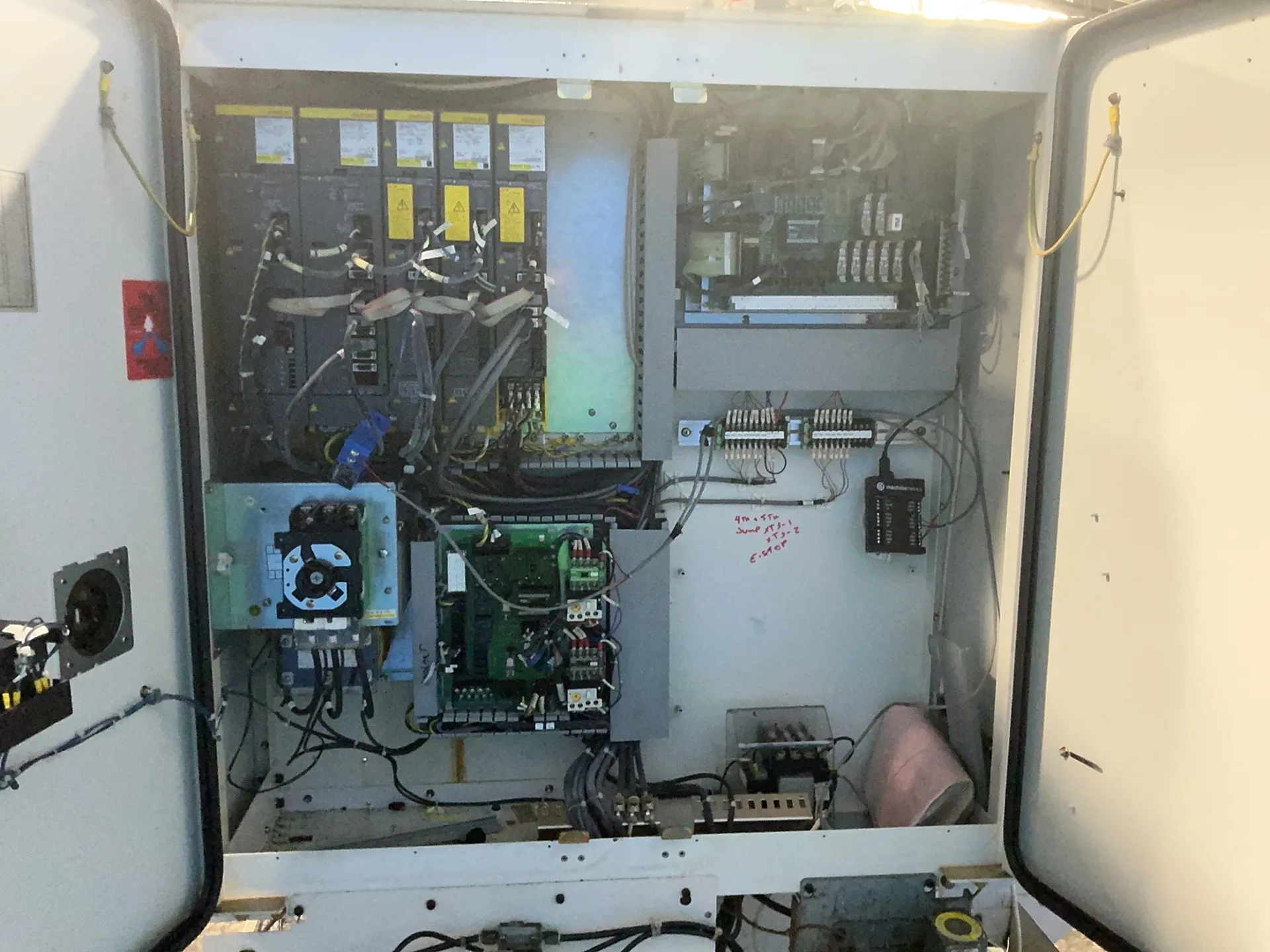 Fanuc #A04B-0078-B101, CNC Drilling and Tapping Center, 15" x 25" capacity, 14 ATC, 2000 - Image 4