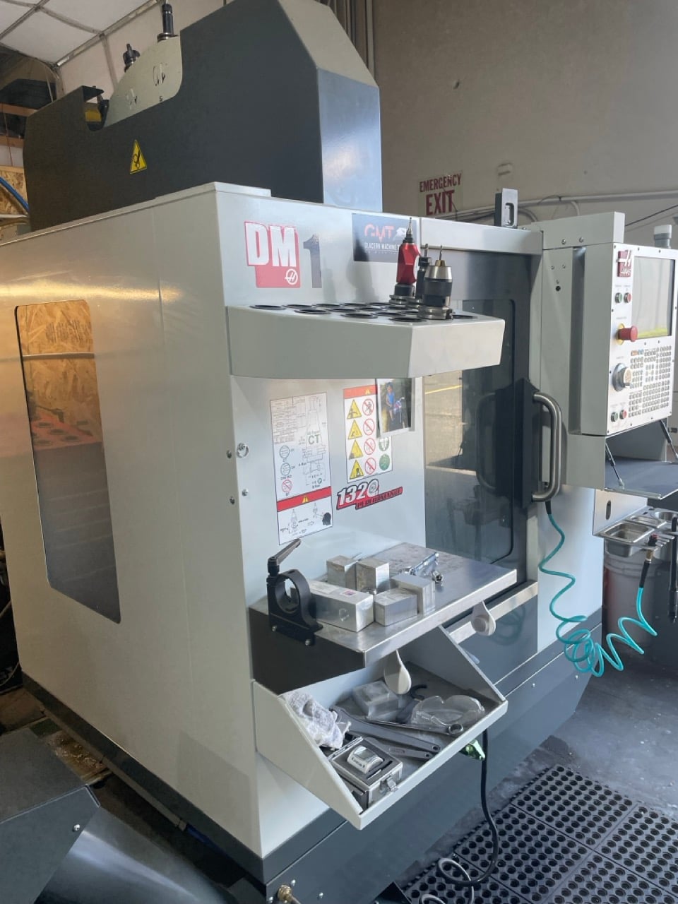 Haas #DM-1, vertical machining center, 20" X, 16" Y, 15.5" Z, 15000 RPM, 15 HP, 18 automatic tool changer - Image 5