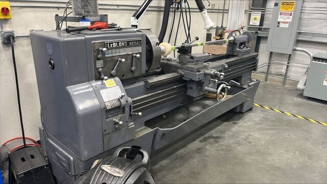 17" x 69" Leblond #17-Regal, Engine Lathe, 11" swing over cross slide, 1-1/2" bore, 25-1000 RPM, 5 HP, inch - Image 2