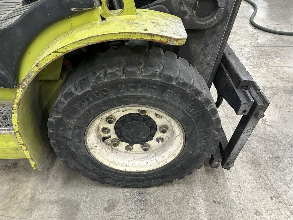 5000 lb. Clark #C25, propane forklift, 189" lift height, not working - Image 9