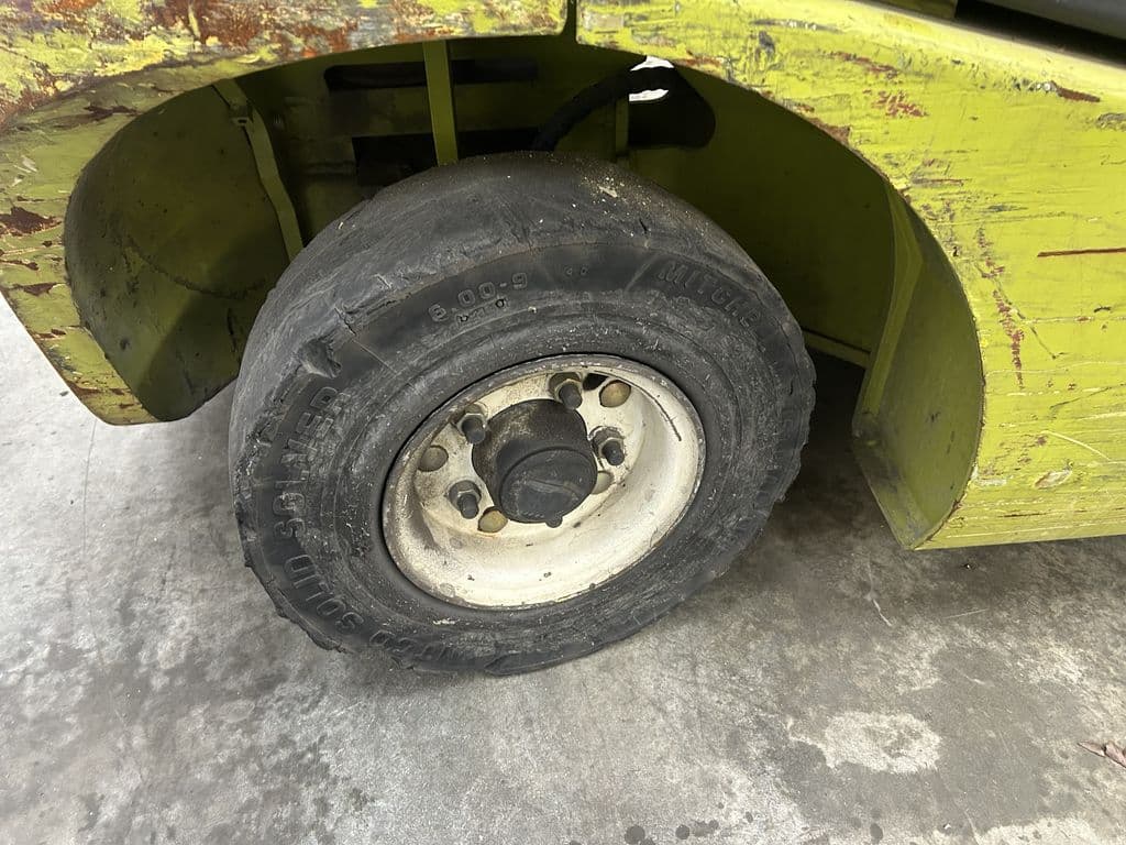 5000 lb. Clark #C25, propane forklift, 189" lift height, not working - Image 10