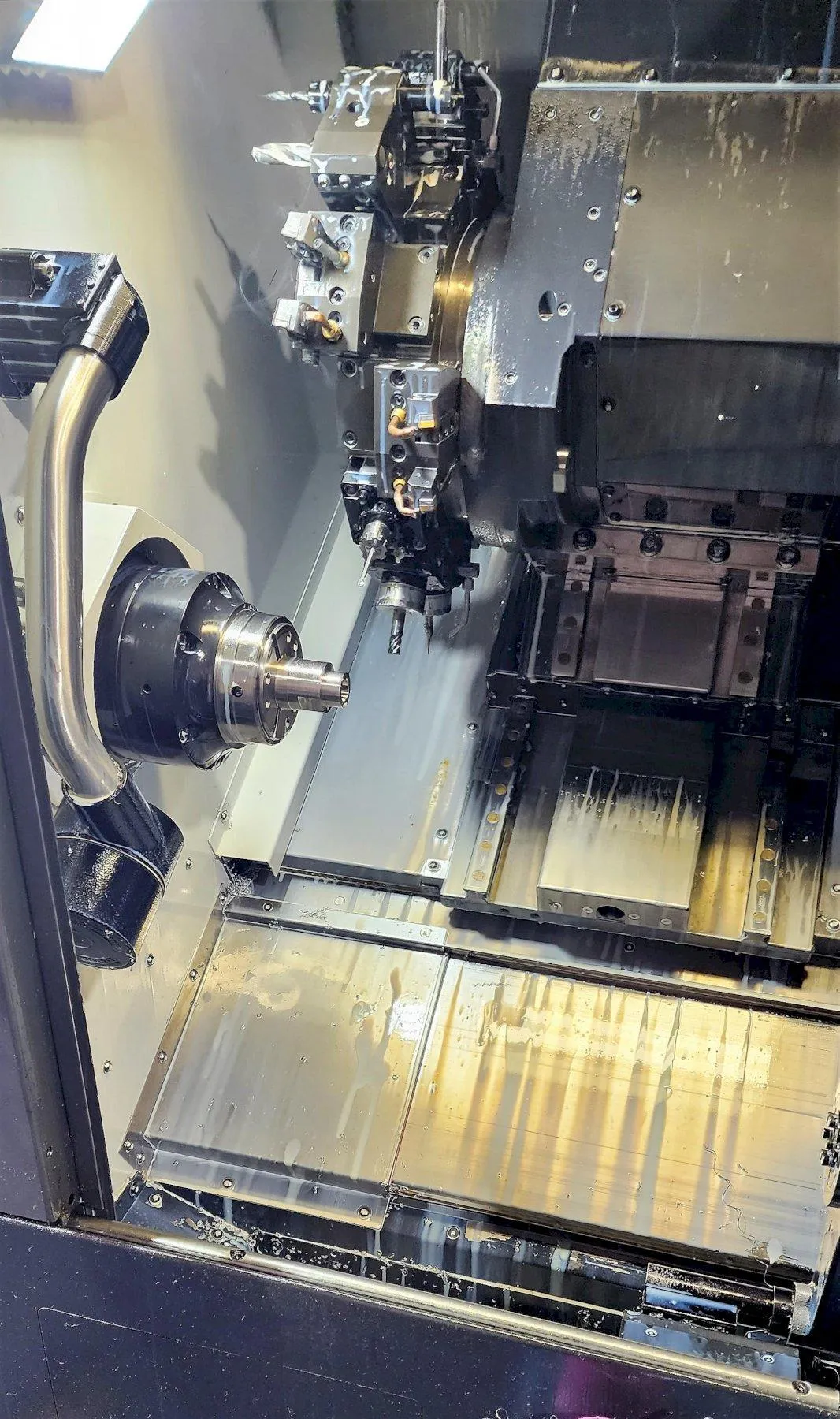 Daewoo Doosan #Lynx-220LSYC, 5-Axis CNC Lathe, 8.1" X, 4" Y, 22" Z, 23.6" swing, 11.8" turning diameter, 4500 - Image 4