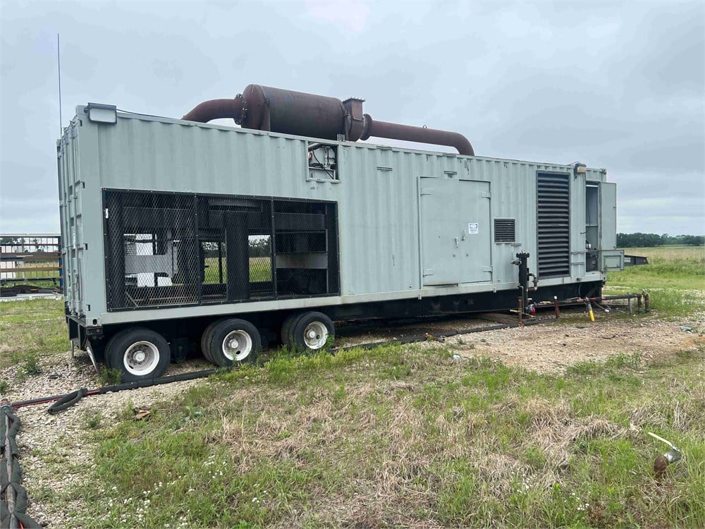 1000 KW Waukesha #VHP-5904-GSI-Modulator, Natural gas generator set, 480 Volts, 3-phase, trailer mounted, 2001 - Image 1