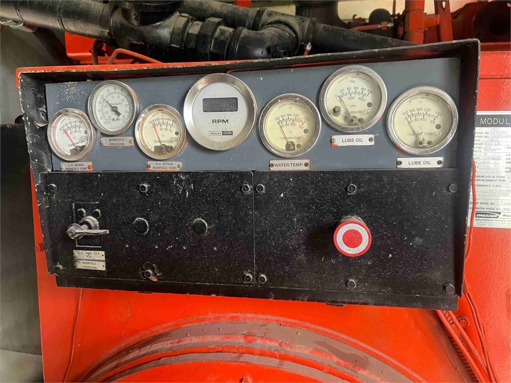 1000 KW Waukesha #VHP-5904-GSI-Modulator, Natural gas generator set, 480 Volts, 3-phase, trailer mounted, 2001 - Image 10