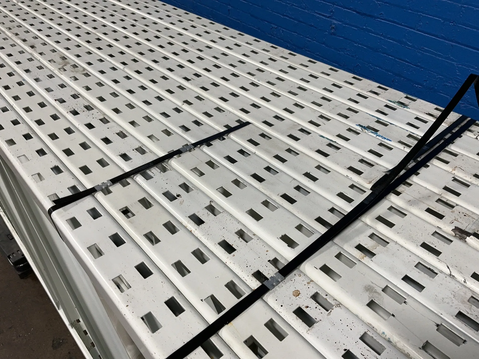 Pallet Racking, T-Bolts, Uprights (11) 216" x48", Beams (74) 96" x4", Plate 5" x7" - Image 9