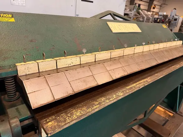 12 gauge x 6.1' National #U7212, box & pan brake, 73" bending length, (2) counterweights, assorted fingers - Image 9
