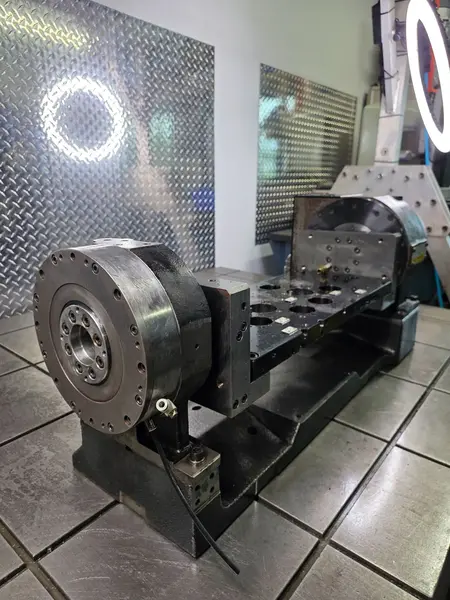 20" x 9" Fanuc Robodrill #DDR, CNC rotary table, 1.81" spindle diameter, direct drive, 300 RPM, 2016 - Image 5
