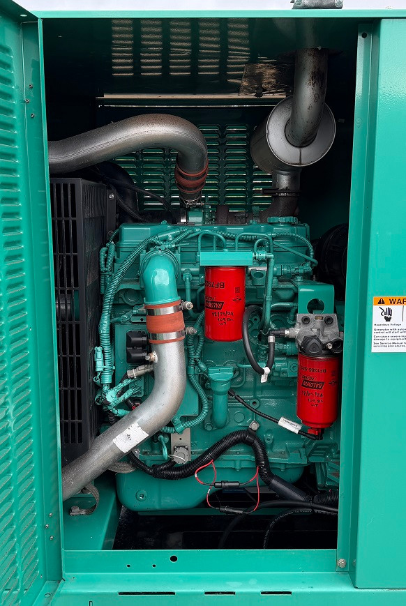 60 KW Cummins / Onan #DSFAD, diesel generator set, 120/208 Volts, 3-phase, 145 HP @ 1800 RPM, QSB5-G3 NR3 - Image 2
