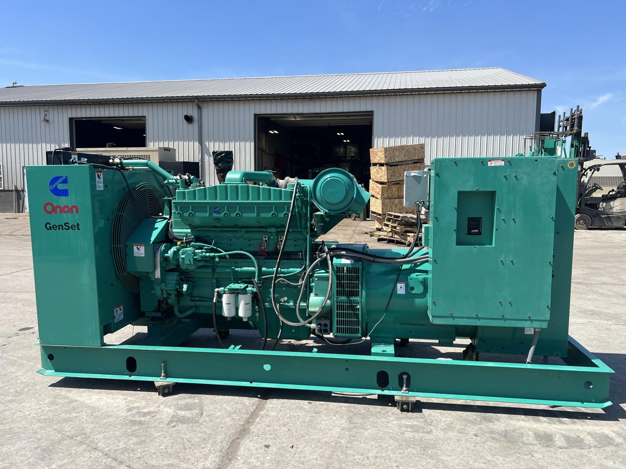 300 KW Cummins/Onan #300DFCB-1570, Diesel Generator Set, 120/208 Volt, 465 HP @ 1800 RPM engine, circuit - Image 3