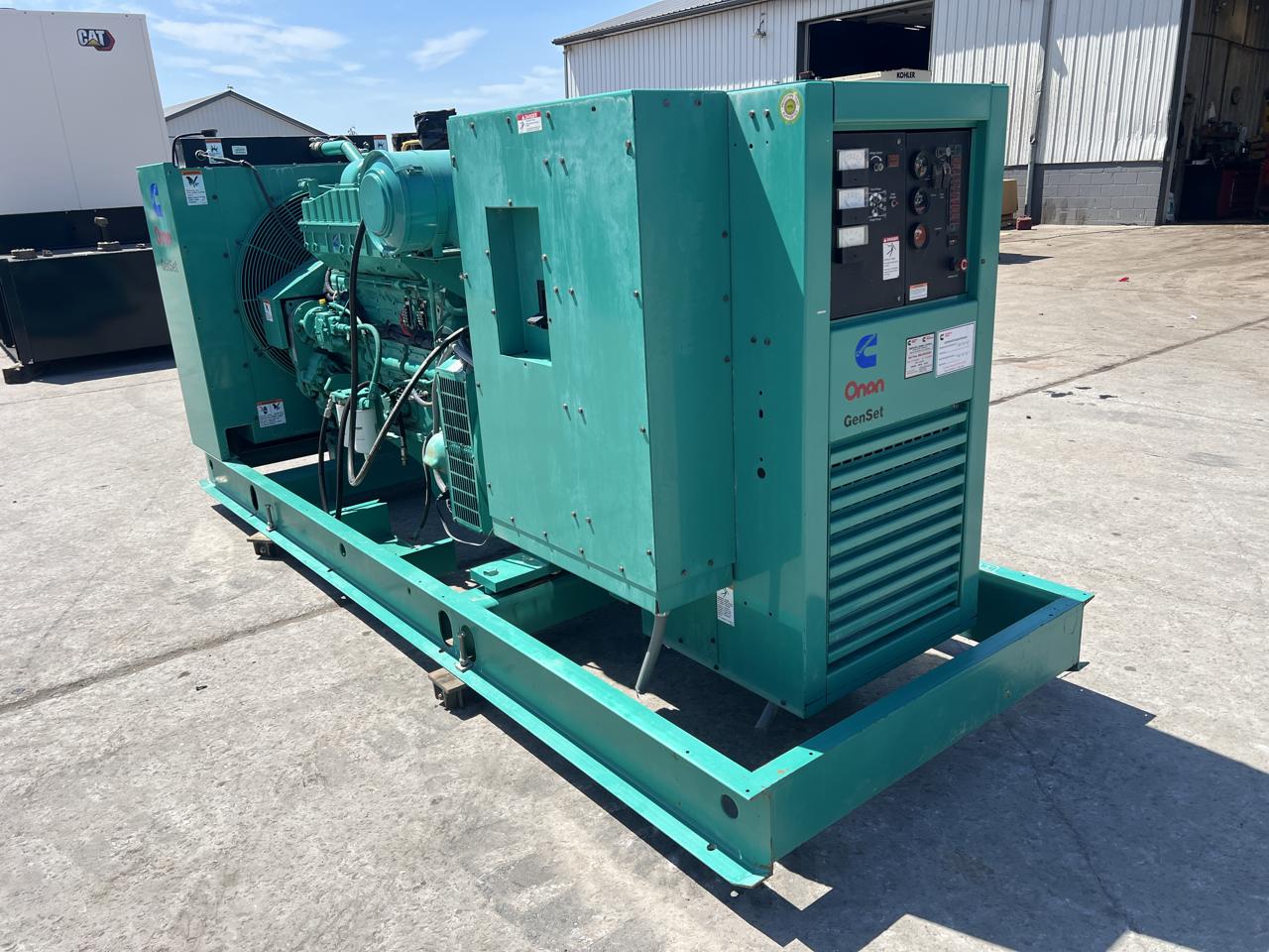 300 KW Cummins/Onan #300DFCB-1570, Diesel Generator Set, 120/208 Volt, 465 HP @ 1800 RPM engine, circuit - Image 4
