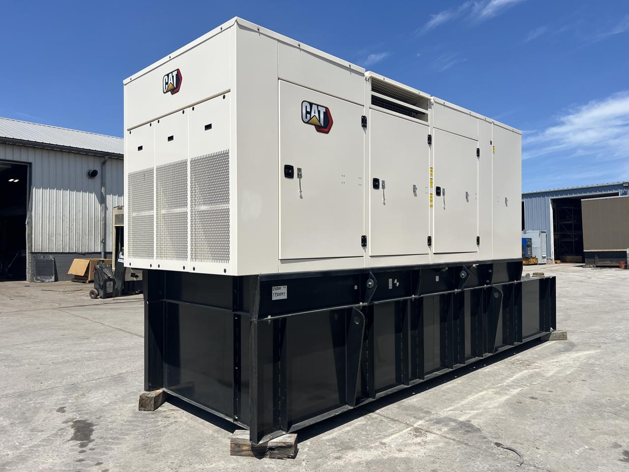 500 KW Caterpillar #500, Diesel Generator Set, 480 Volts, 762 HP @ 1800 RPM CAT C15 engine, circuit breaker - Image 2