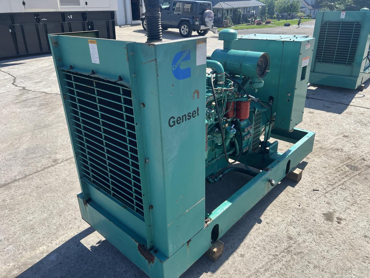 60 KW Cummins, Diesel Generator Set, 480 Volts, 102 HP @ 1800 RPM engine, circuit breaker, 1PH/3PH, 5039 - Image 5