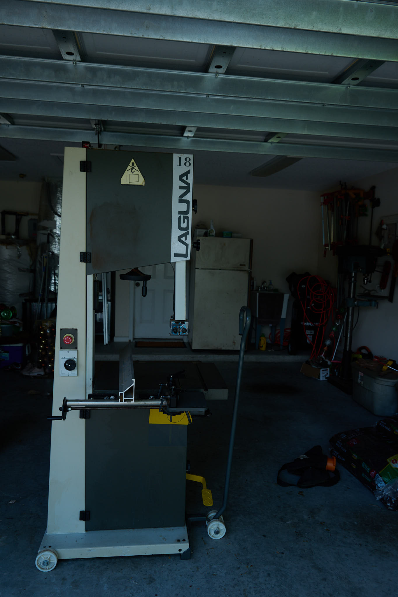 17" x 18" Laguna #Italian-LT18, Vertical Band Saw, 2" blade width, 5 HP, 2013 - Image 1