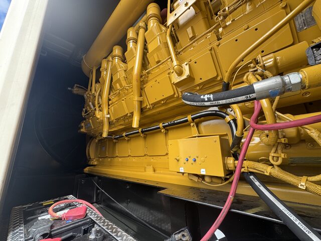 1500 KW Caterpillar #XQ1500, Diesel Power Module, 480 Volt, 1800 RPM, 3200 amp breaker, 1200 gallon double - Image 6