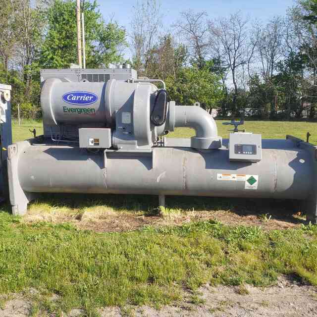 300 Ton, Carrier #19XRV3537337KBH64, Centrifugal Water Chiller, VFD, Evergreen 19XRV, AS IS - Image 1