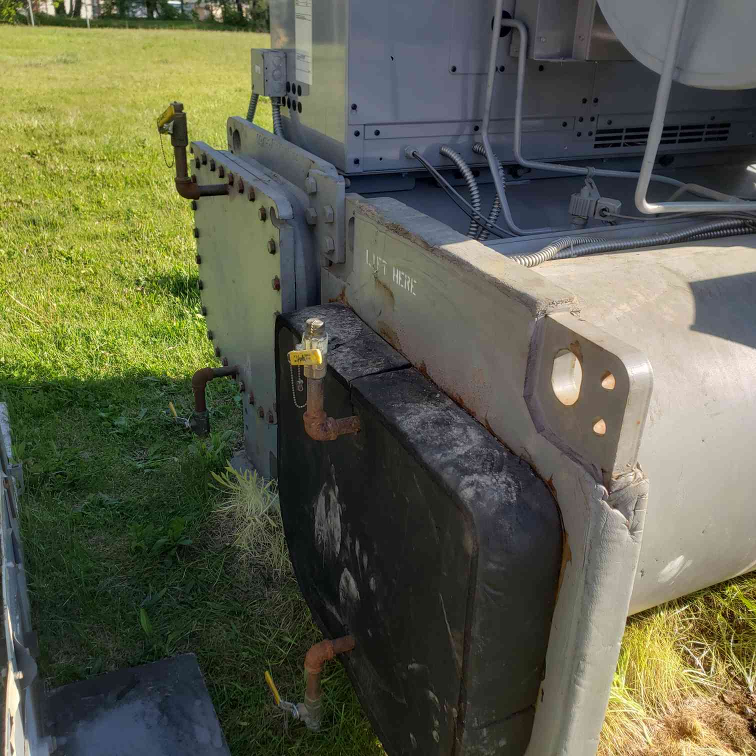 300 Ton, Carrier #19XRV3537337KBH64, Centrifugal Water Chiller, VFD, Evergreen 19XRV, AS IS - Image 4