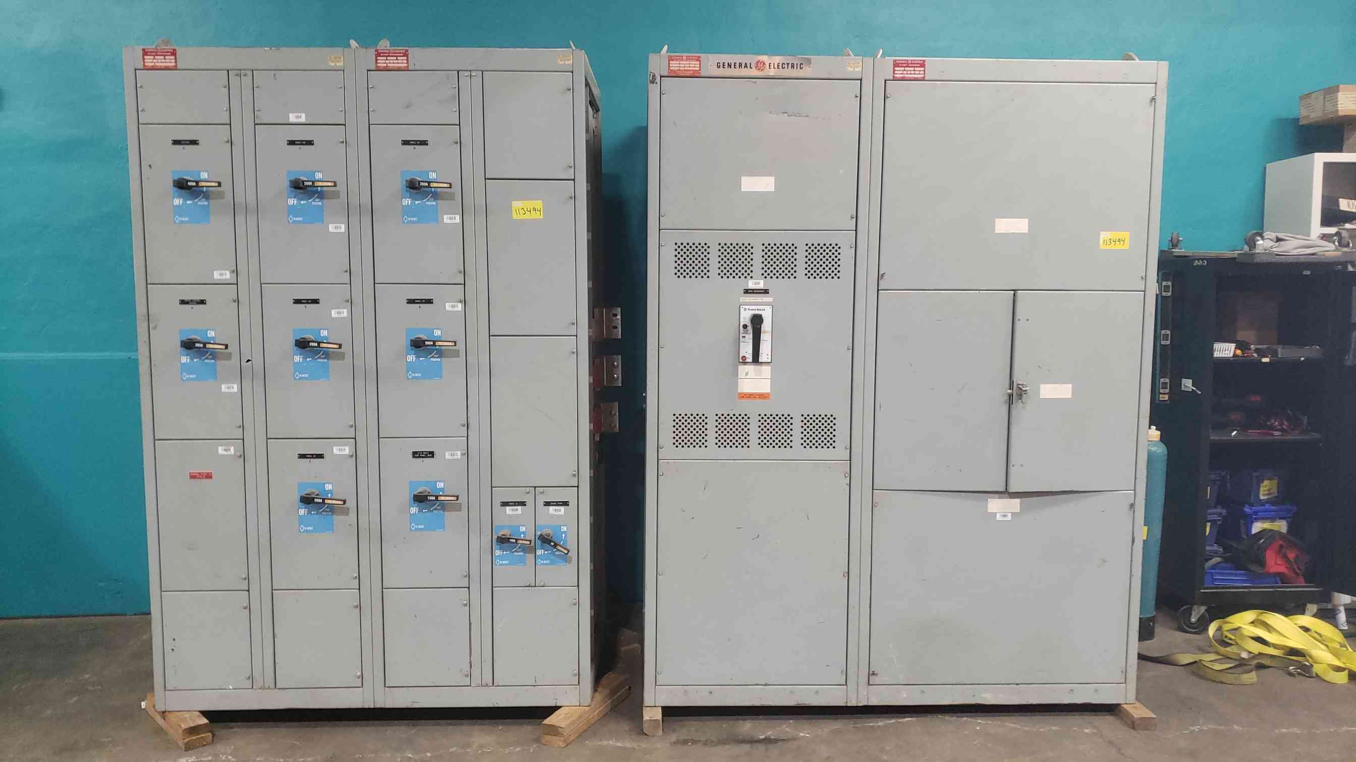 1600 Amp, General Electric #AV-Line, Switchboard, 480 Volts, 3PH, 4W, 10 Breaker, Power Break Dist & Main - Image 1
