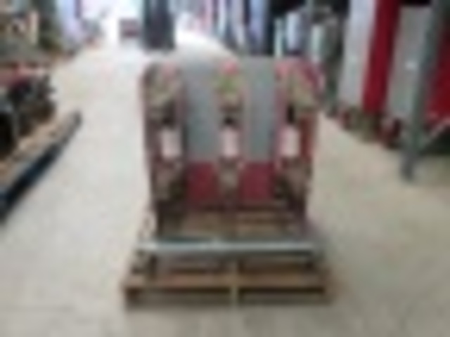 1200 Amps, Siemens, 5-GMI-250-1200-58, electrically operated, drawout, 5000 Volts, #VB5860 - Image 4