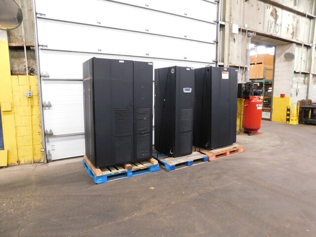Eaton 9390-40 UPS, IDC & battery cabinet, 20 KVA, IDC40, 1085, 480 V. - Image 2