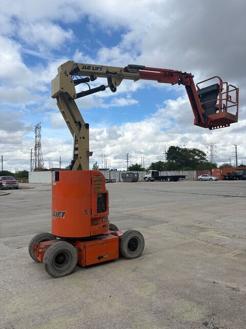500 lb. JLG #E300AJP, articulating boom lift, 29'5" platform height, tires, 2007 - Image 8