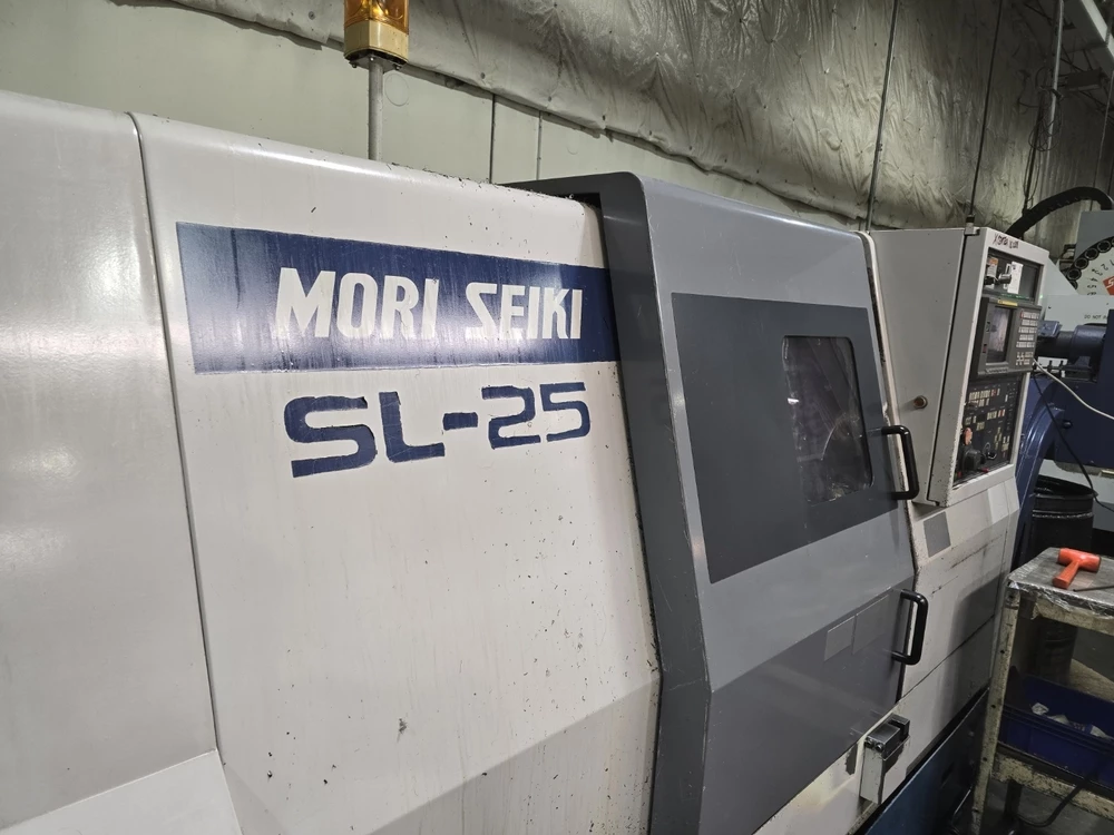 Mori Seiki #SL-25, 22.4" swing, 10" chuck, 3.1" bar, 24.6" centers, 10.2" diameter, 12 station turret, 1997 - Image 3